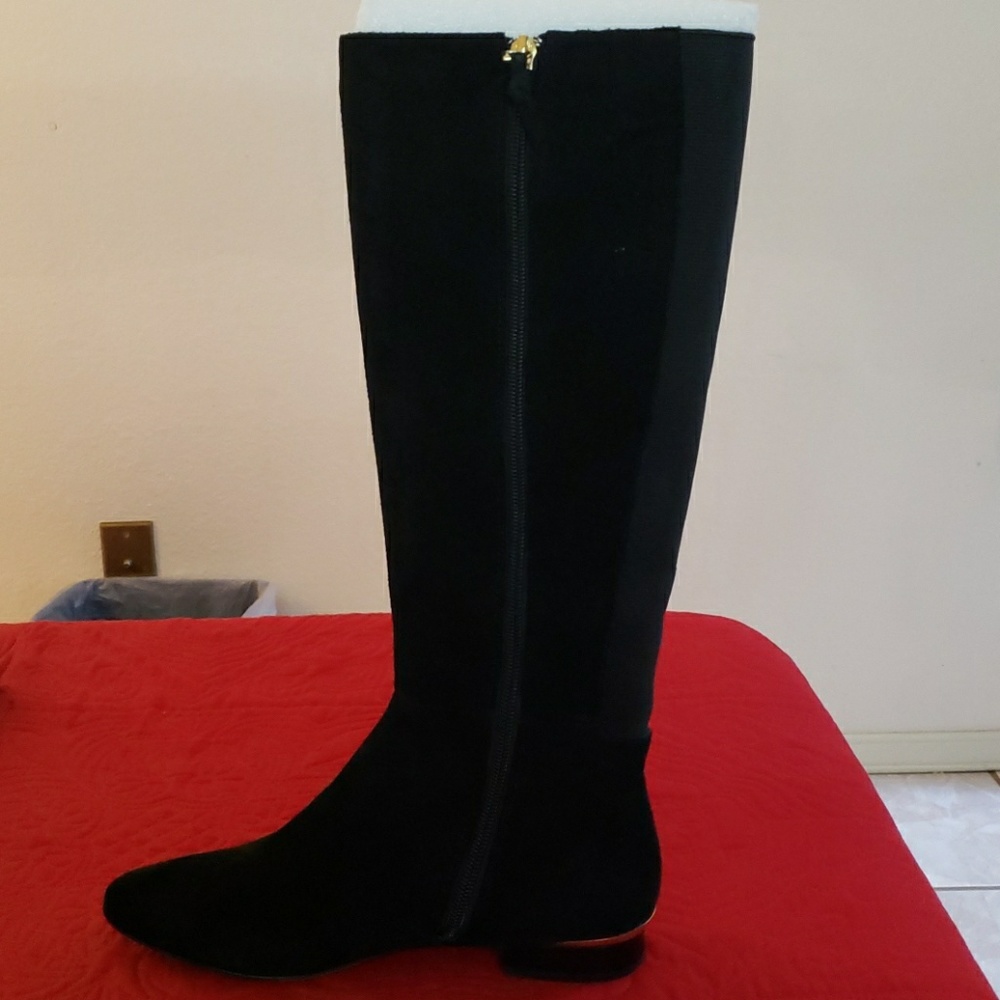 Boots - Picture 2 of 5